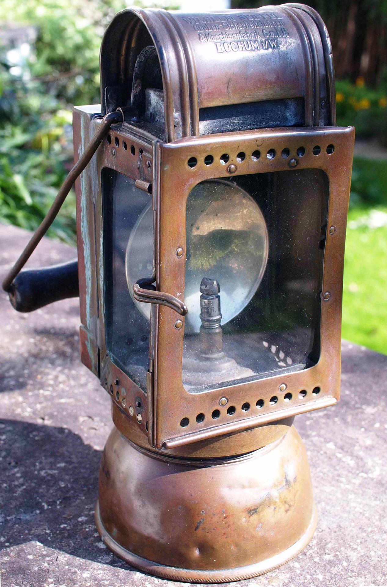 Carbide lamp